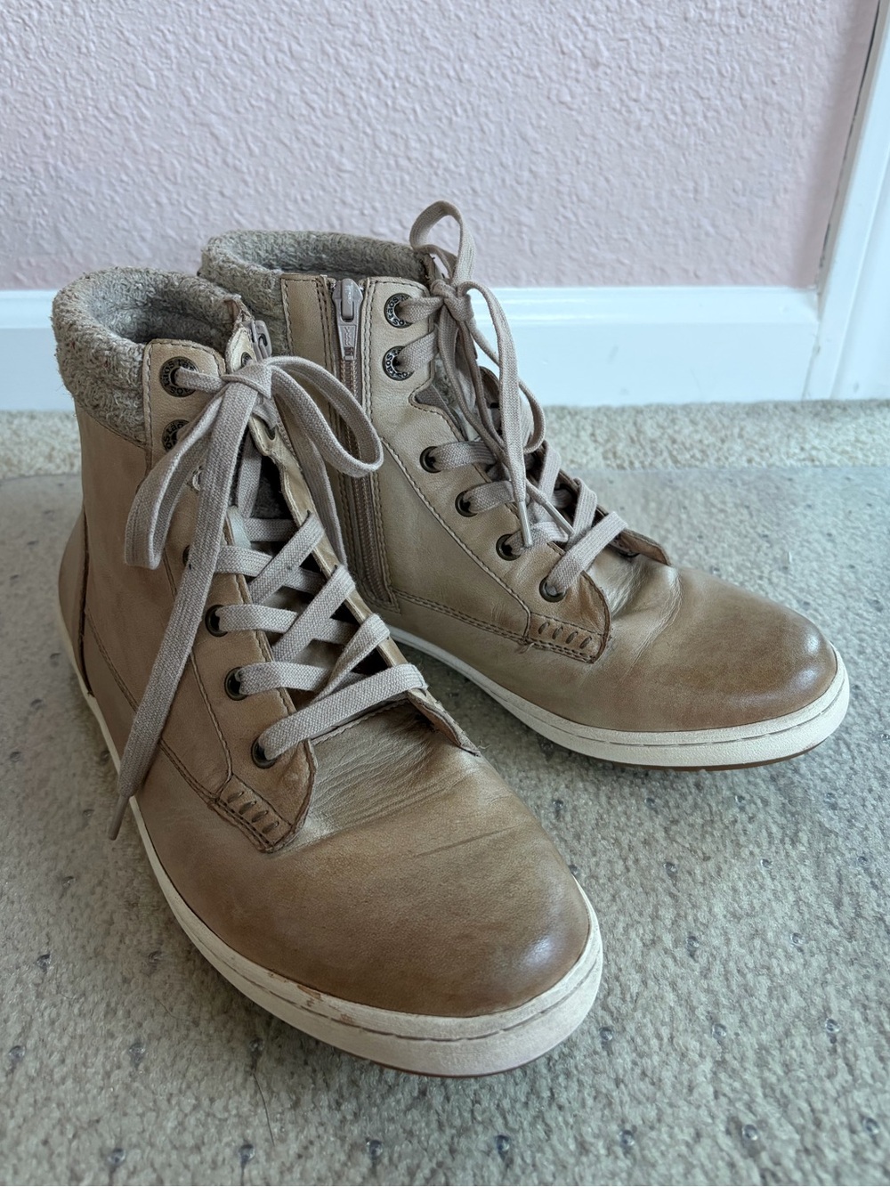 Taos Respect Stone Leather Mid Top Sneaker Booties Size 11